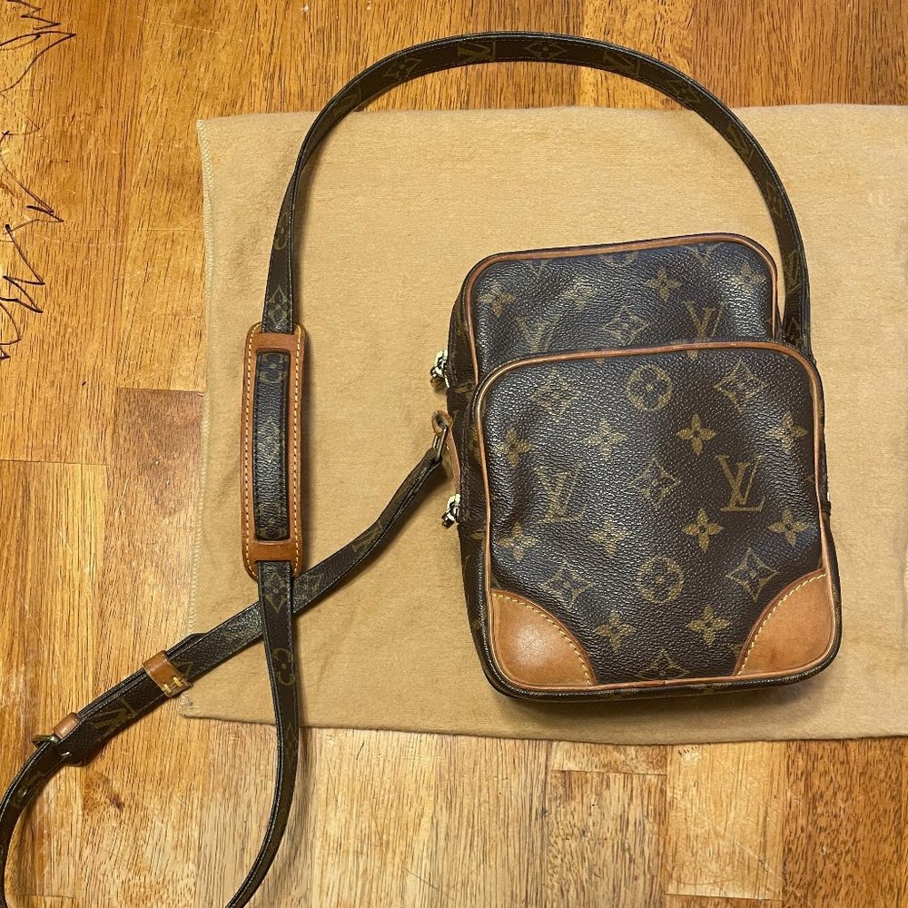 LOUIS VUITTON Amazon Shoulder Cross Body Bag Monogram